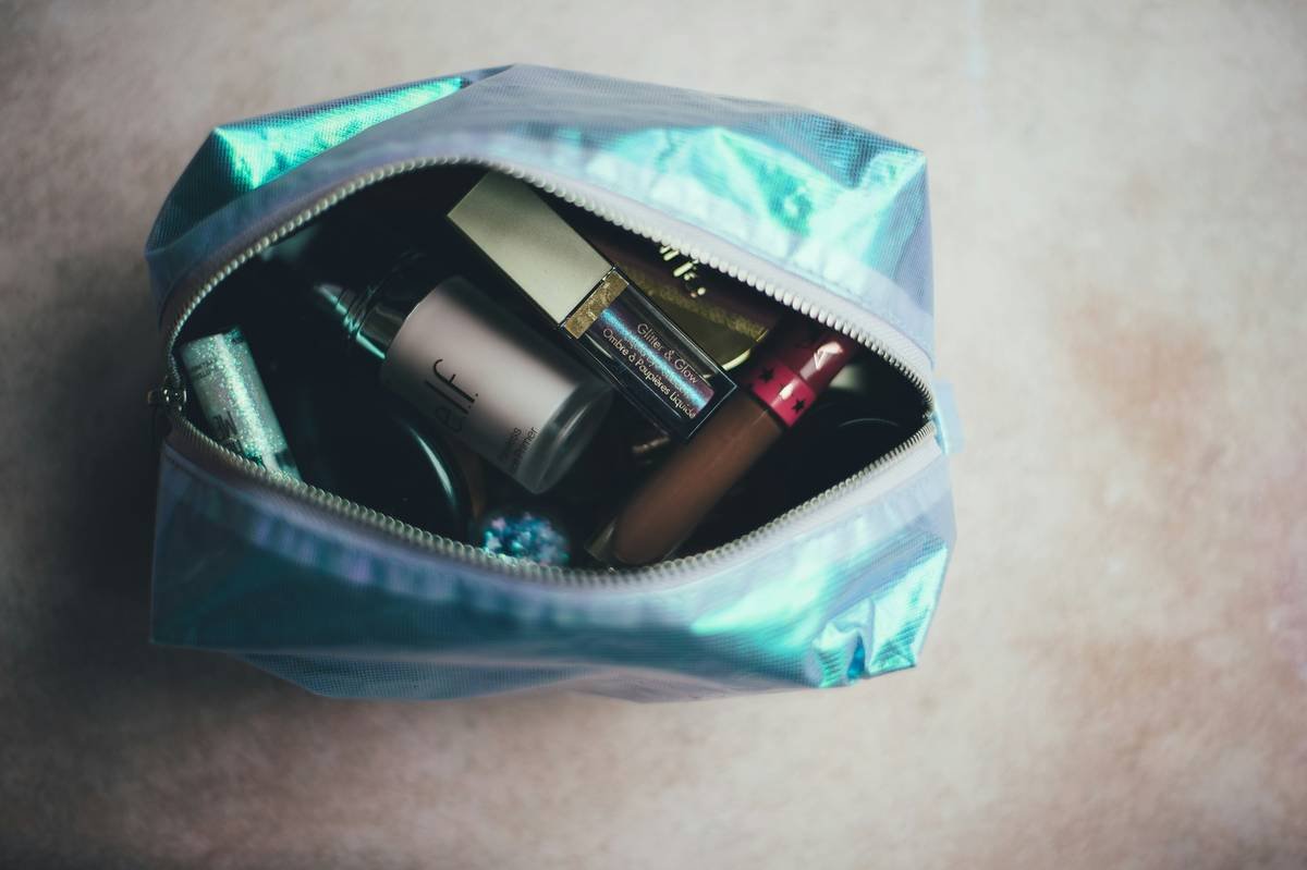Why Your Makeup Deserves Better: The Ultimate Guide to Choosing the Perfect Cosmetic Storage Bag
