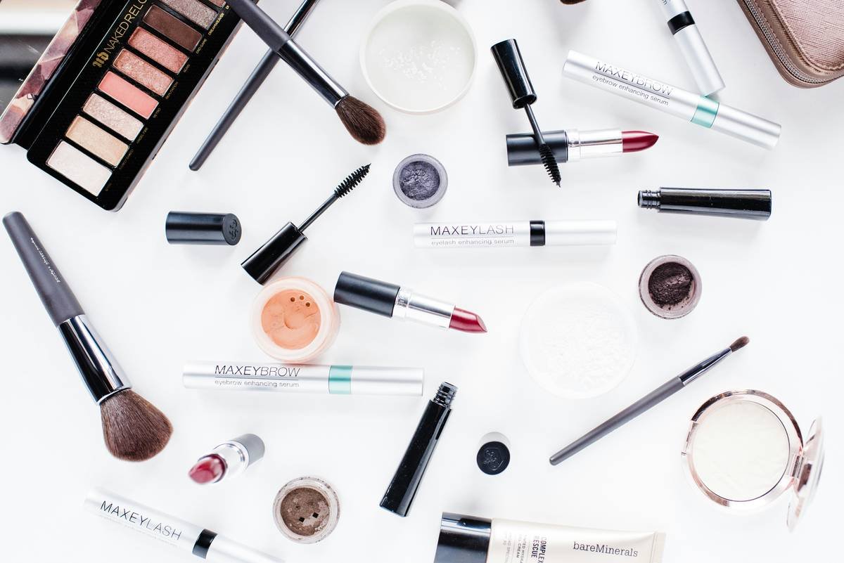 The Ultimate Guide to Choosing the Perfect Makeup Travel Case (No More Spilled Concealer in Your Luggage!)