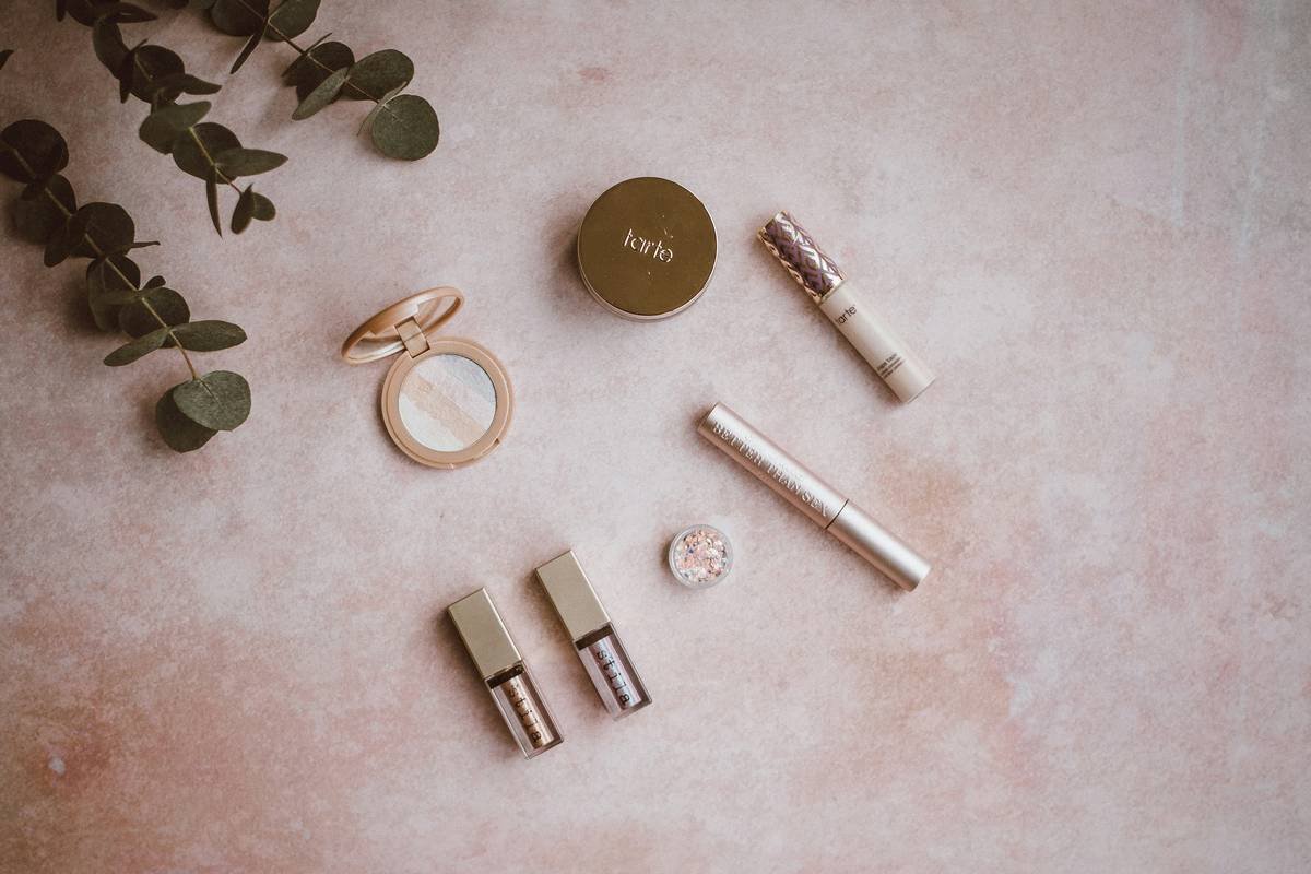 What’s *Actually* in a Real Makeup Essentials Kit? (Spoiler: It’s Not Just Lip Gloss)