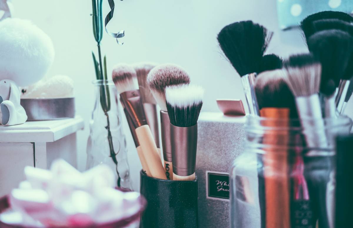 What’s *Really* Inside a Beauty Essentials Kit? (Spoiler: It’s Not Just a Makeup Bag)